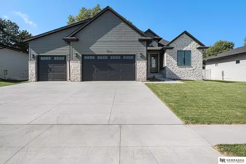931 S 88th St, Lincoln, NE 68510
