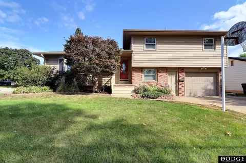 2212 E 9th St, Fremont, NE 68025
