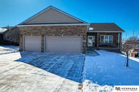 5555 N 18th St, Lincoln, NE 68521