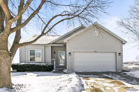 11725 Polk Cir, Omaha, NE 68137