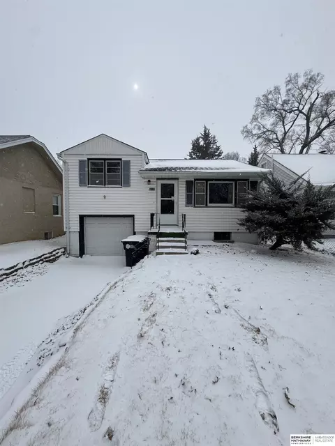4635 Camden Ave, Omaha, NE 68104