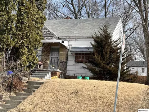 1943 S 61 Ave, Omaha, NE 68106