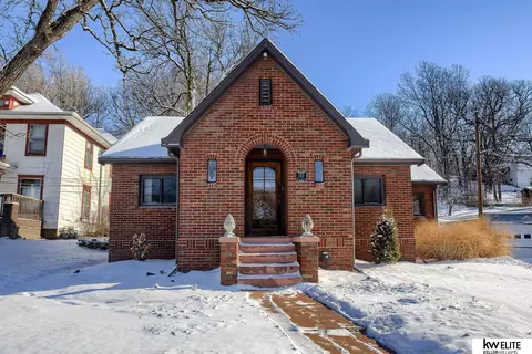 207 Park Ave, Council Bluffs, IA 51503