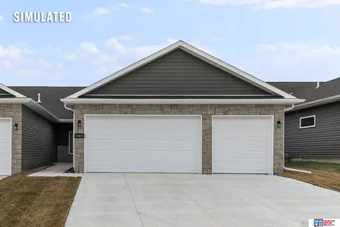 10701 Majestic Ln, Lincoln, NE 68527