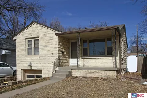 4034 Lenox Ave, Lincoln, NE 68510