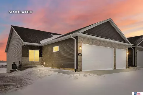 10711 Majestic Ln, Lincoln, NE 68527