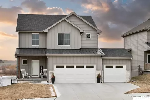 7306 N 177th St, Bennington, NE 68007