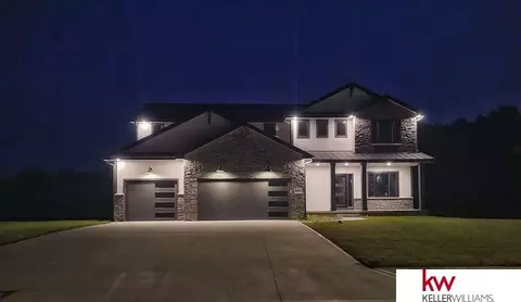 13806 S 53 St, Papillion, NE 68133