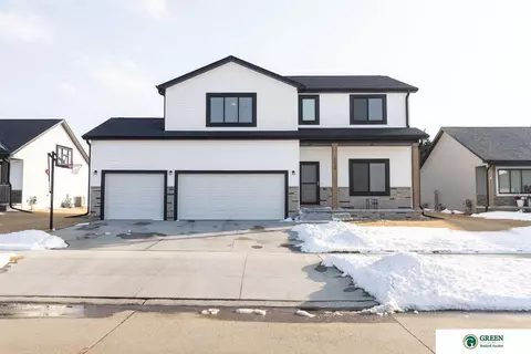 2028 E 17th St, York, NE 68467
