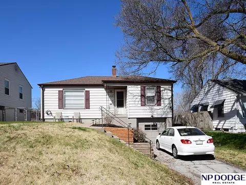 4122 N 55th St, Omaha, NE 68104