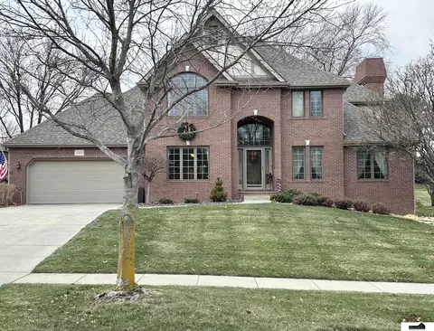 5943 Dobsons Ct, Lincoln, NE 68516
