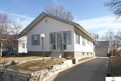 3558 S 51nd St, Lincoln, NE 68506
