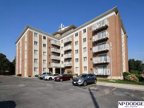 500 S 37 St #202, Omaha, NE 68105