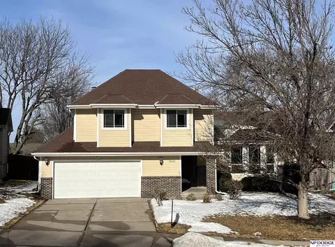 15424 Hamilton St, Omaha, NE 68154