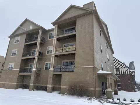 224 N 49th Ave #2B, Omaha, NE 68132
