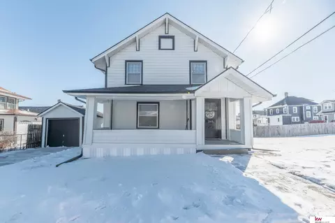 2611 Mason St, Omaha, NE 68105