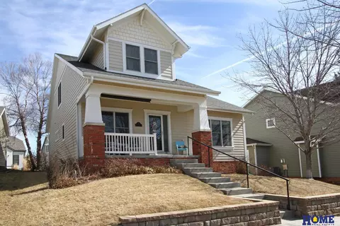 6816 NW 7th St, Lincoln, NE 68521