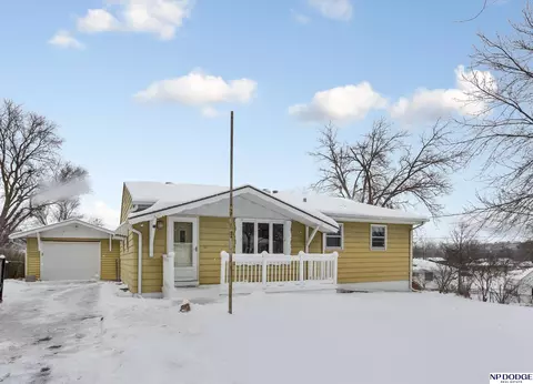 9136 Meredith Ave, Omaha, NE 68134
