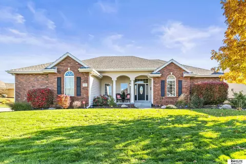 7513 S 95th St, La Vista, NE 68128