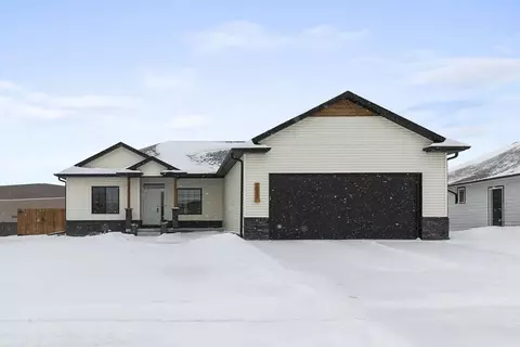2042 Eastgate Dr, Crete, NE 68333