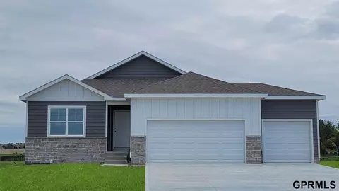 5527 N 188 St, Elkhorn, NE 68022
