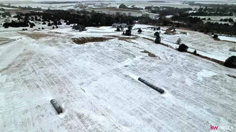 1370 Lakeview Ln, Beatrice, NE 68310 photo 5