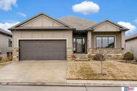 9225 S 71st St, Lincoln, NE 68516