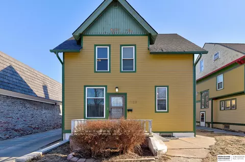 1123 S 32nd St, Omaha, NE 68105