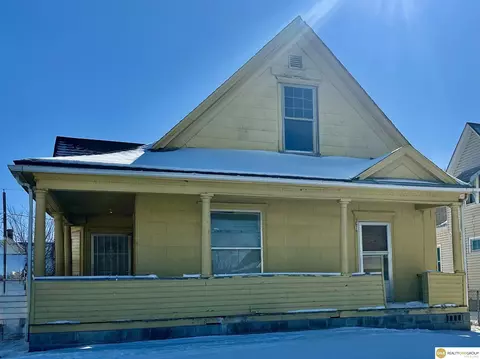 2579 Manderson St, Omaha, NE 68111