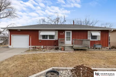 7007 S 78th St, La Vista, NE 68128