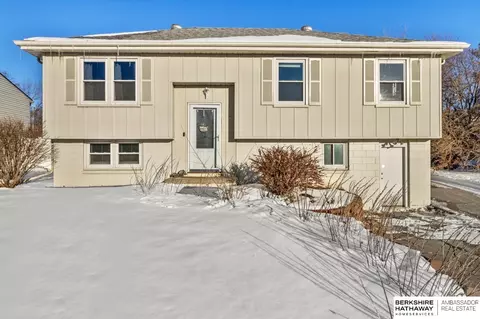 1611 N 105th St, Omaha, NE 68114