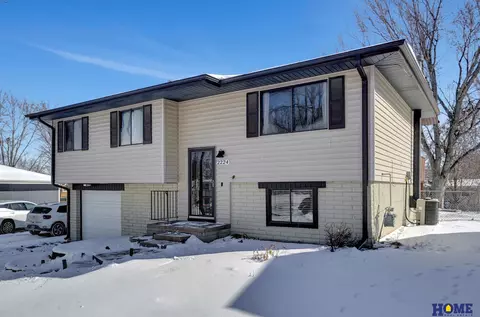 2224 NW 50th St, Lincoln, NE 68524