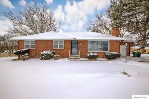 7602 S 30 St, Bellevue, NE 68147
