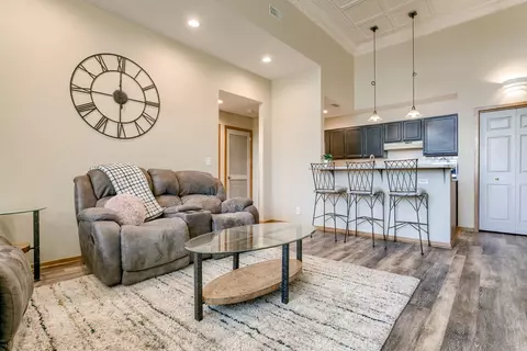 1223 N 9th St #223, Lincoln, NE 68508