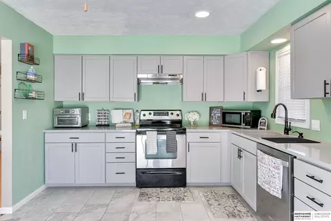 2305 Warren St, Bellevue, NE 68005