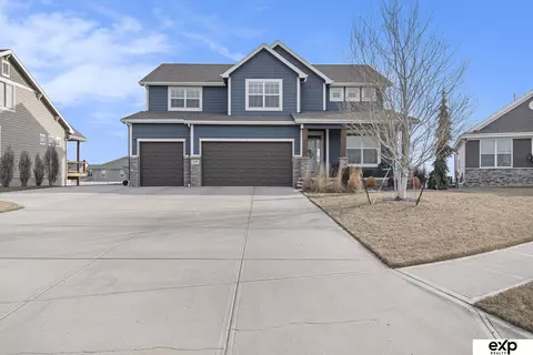 12207 S 210th St, Gretna, NE 68028