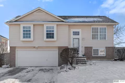 17911 Margo St, Omaha, NE 68136