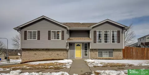 7705 N 83 St, Omaha, NE 68122
