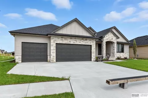 3533 S 218th Ave, Omaha, NE 68022