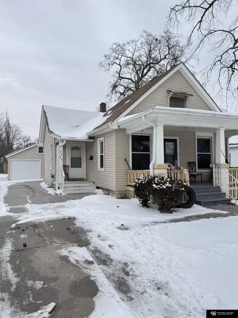 2732 Alpha St, Lincoln, NE 68510