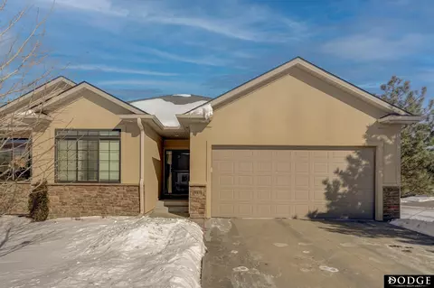 8976 Sandhills Ct, Lincoln, NE 68526