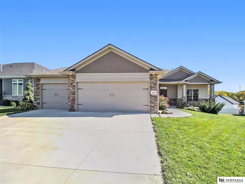 Exterior - 356 S 89 St, Lincoln, NE 68520 photo 6 of 7
