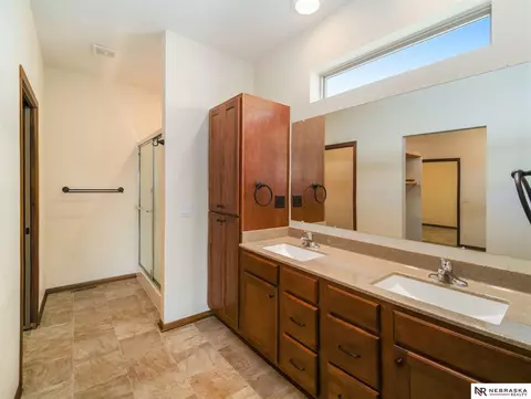 Bath - 356 S 89 St, Lincoln, NE 68520 photo 1 of 3