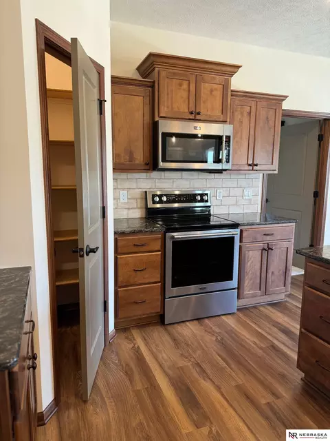 Kitchen - 356 S 89 St, Lincoln, NE 68520 photo 3 of 4