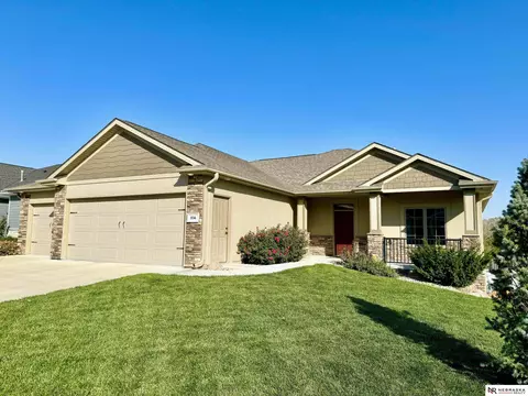 356 S 89 St, Lincoln, NE 68520