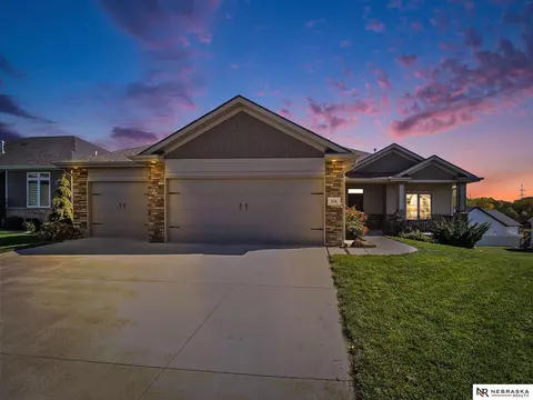 Exterior - 356 S 89 St, Lincoln, NE 68520 photo 7 of 7