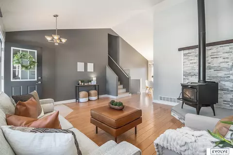 17745 Edna St, Omaha, NE 68136