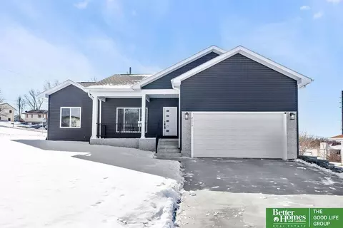 2113 Ridgeway Dr, Denison, IA 51442