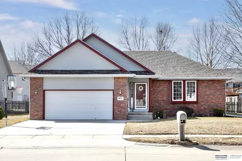 1053 Sheridan St, Fremont, NE 68025