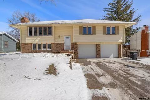 3931 N 94 St, Omaha, NE 68134